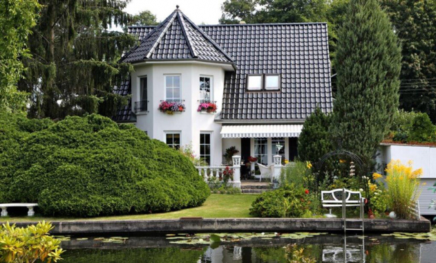 Idylle pur: Ein Haus auf einem Grundstück am Land - Elbe-Haus®