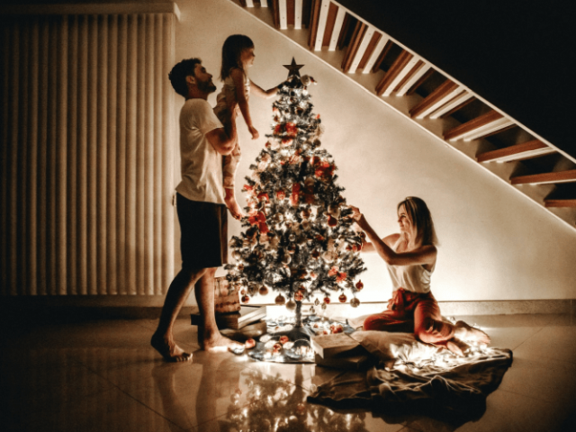 Das erste Weihnachtsfest im neuen Haus: Besinnliche Dekoideen für Ihr Zuhause